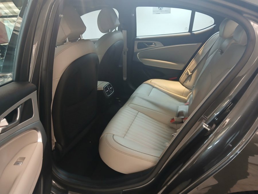 Used 2023 Genesis G70 2.0T w/ Sport Prestige Package image 23