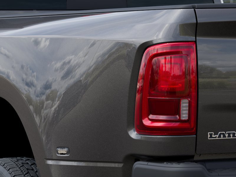 New 2026 RAM 3500 Laramie AWD/4WD image 9