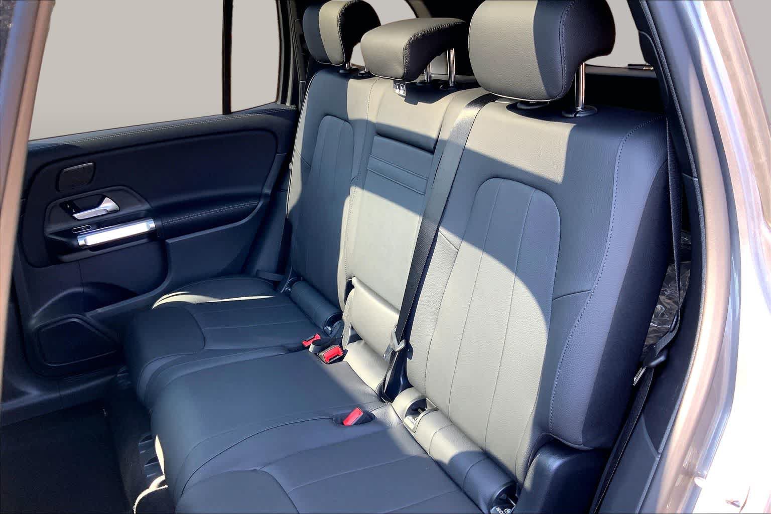 New 2026 Mercedes-Benz GLB 250 4MATIC image 13