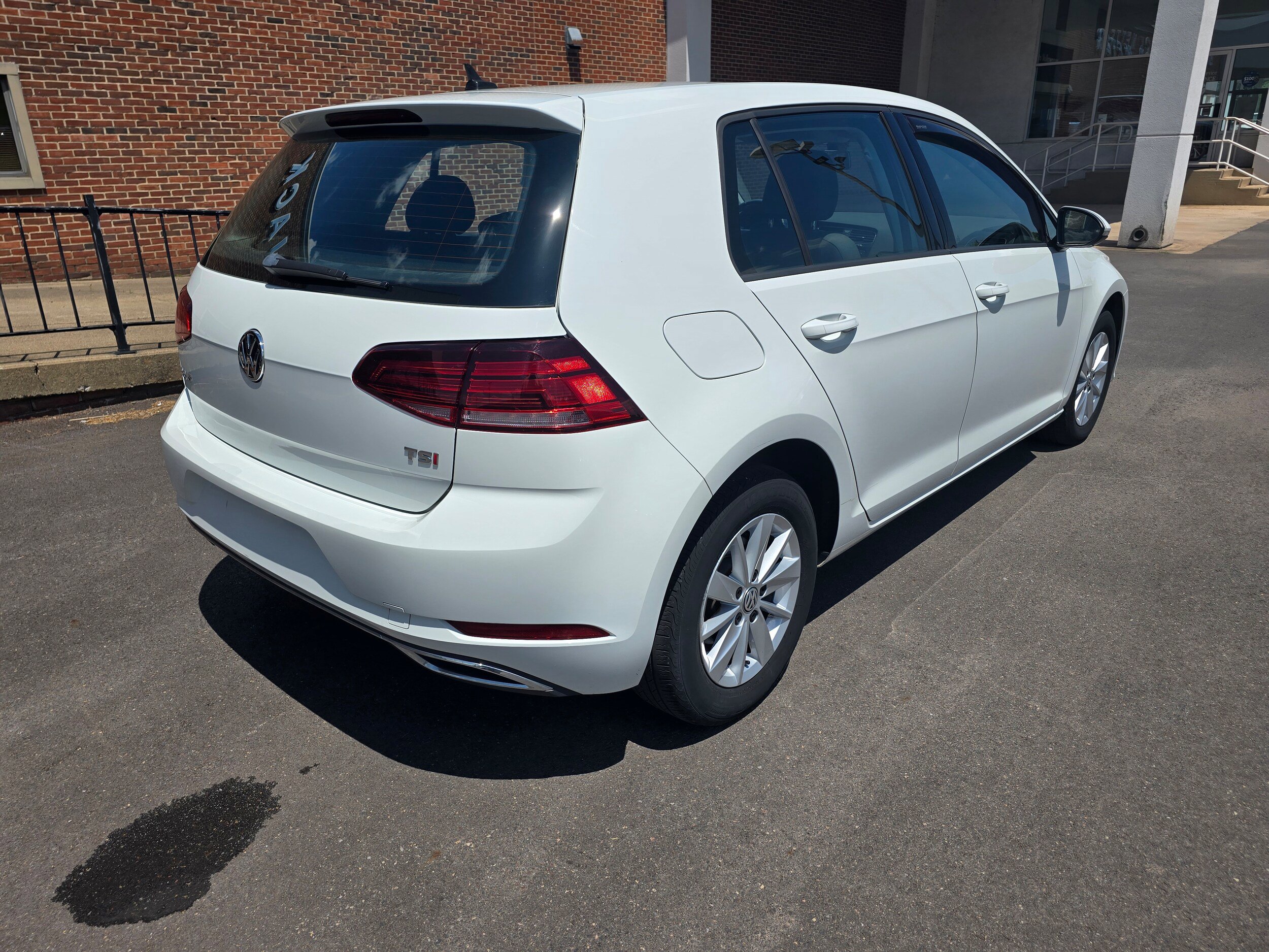 Used 2018 Volkswagen Golf SE FWD image 7
