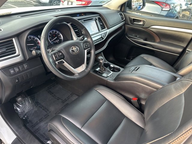 Used 2019 Toyota Highlander XLE image 15