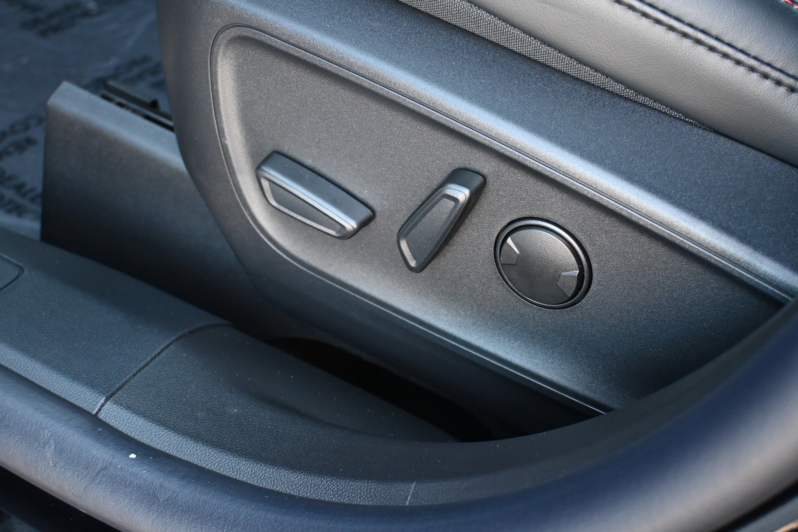 New 2026 Ford Escape ST-Line w/ Tech Pack #1 image 31