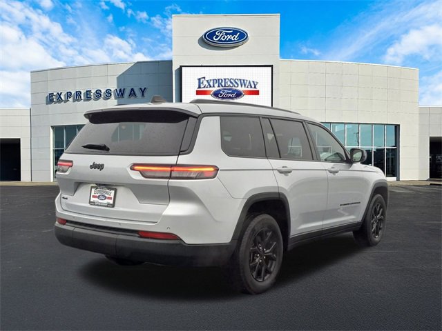 Used 2024 Jeep Grand Cherokee L Laredo image 6