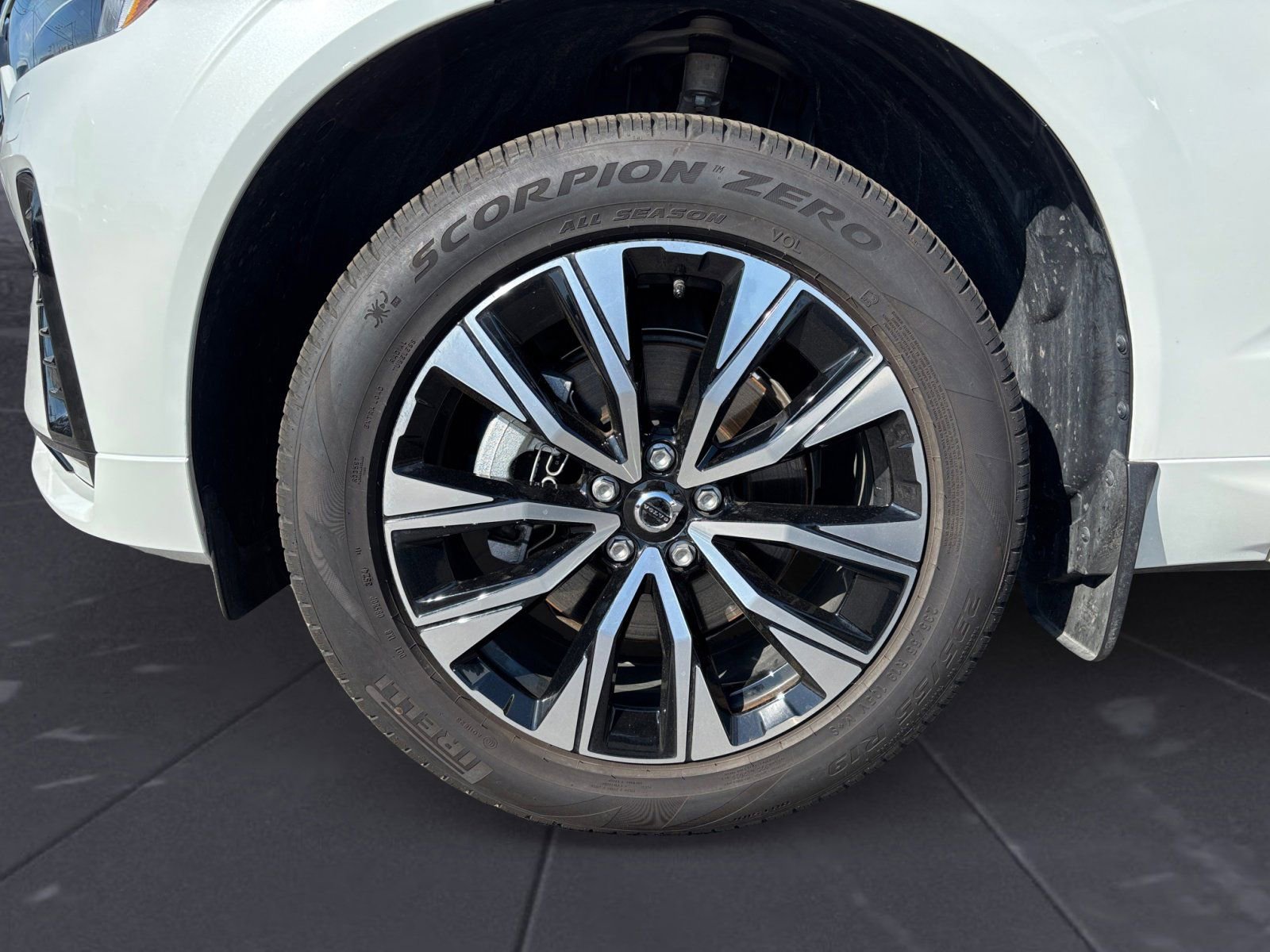 New 2025 Volvo XC60 B5 Core w/ Climate Package image 14