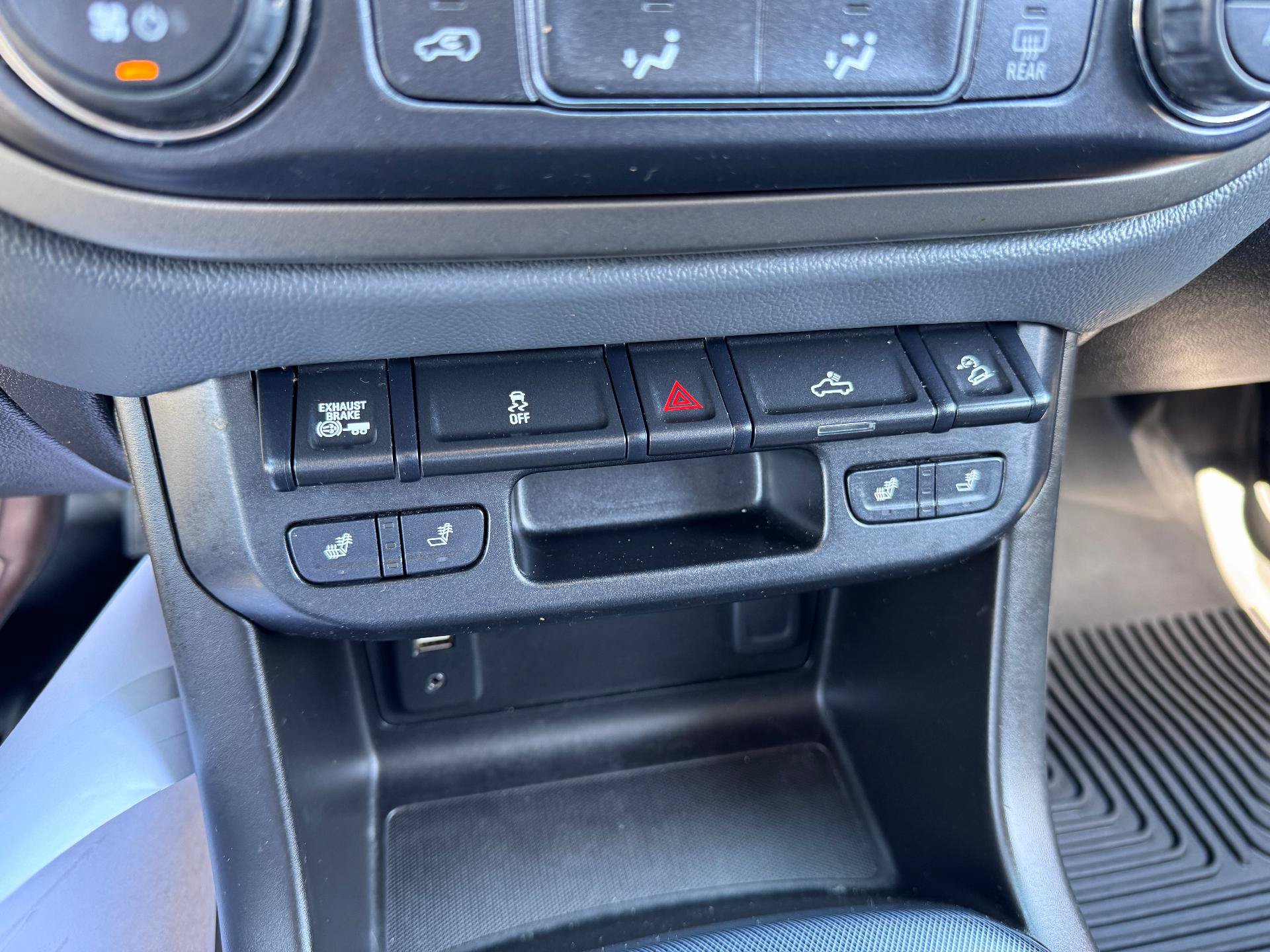 Used 2016 Chevrolet Colorado Z71 AWD/4WD image 32