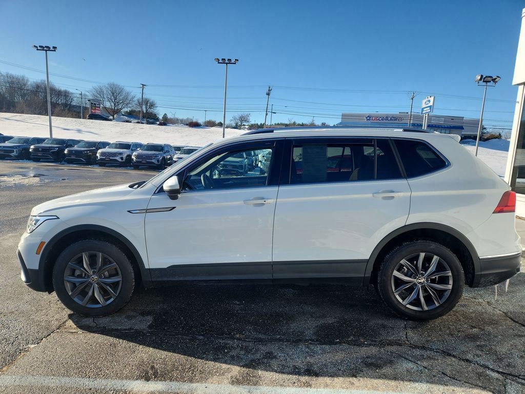 Certified 2024 Volkswagen Tiguan SE image 4