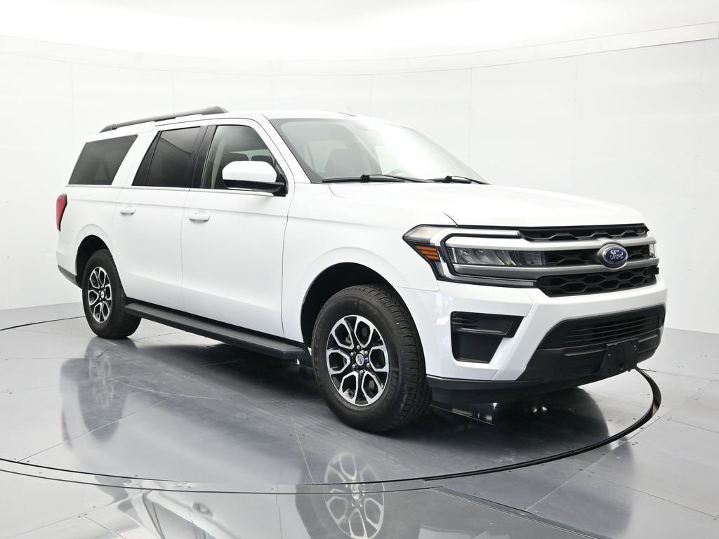 Used 2024 Ford Expedition Max XLT AWD/4WD image 3