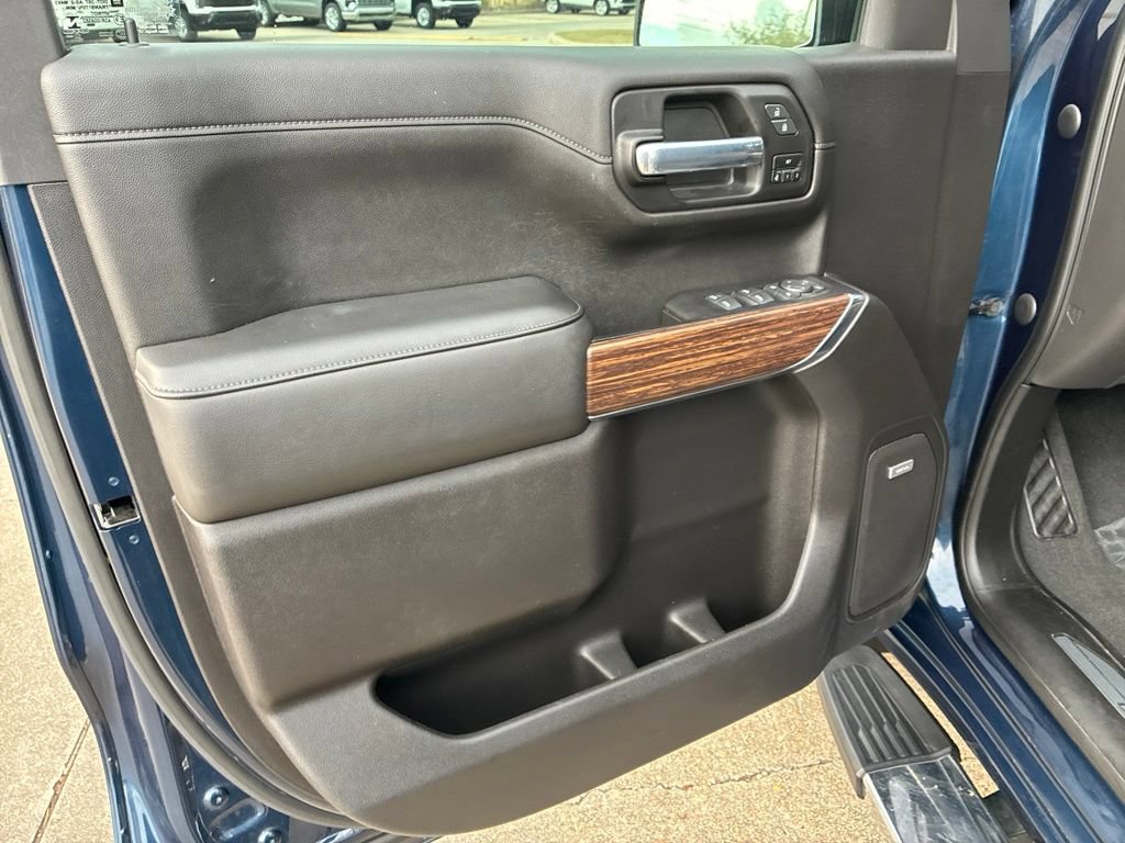 Used 2021 Chevrolet Silverado 1500 High Country w/ Technology Package AWD/4WD image 18