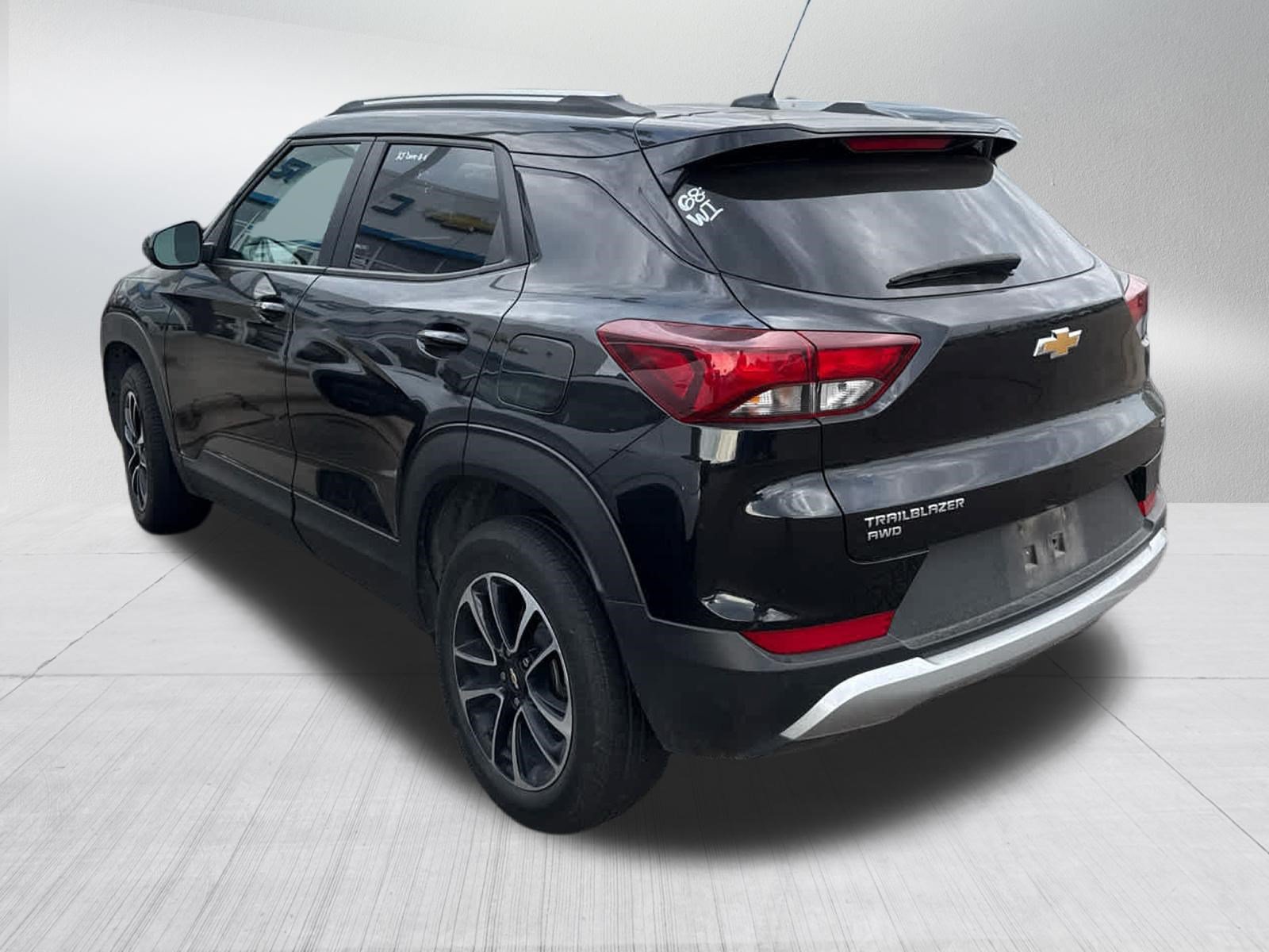 Used 2025 Chevrolet TrailBlazer LT AWD/4WD image 4