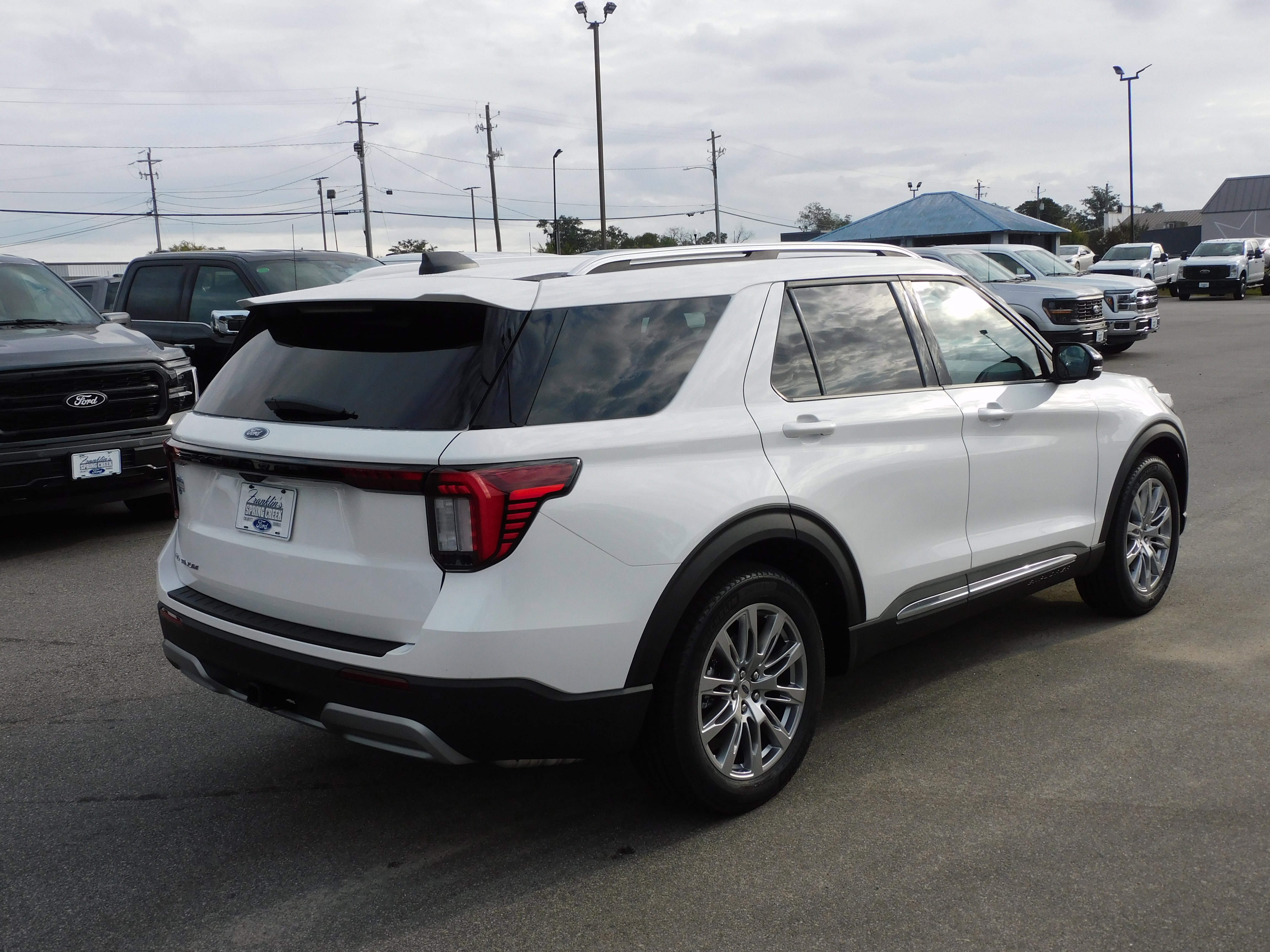 New 2025 Ford Explorer Platinum image 5