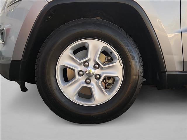 Used 2016 Jeep Grand Cherokee Laredo w/ Quick Order Package 23E AWD/4WD image 24