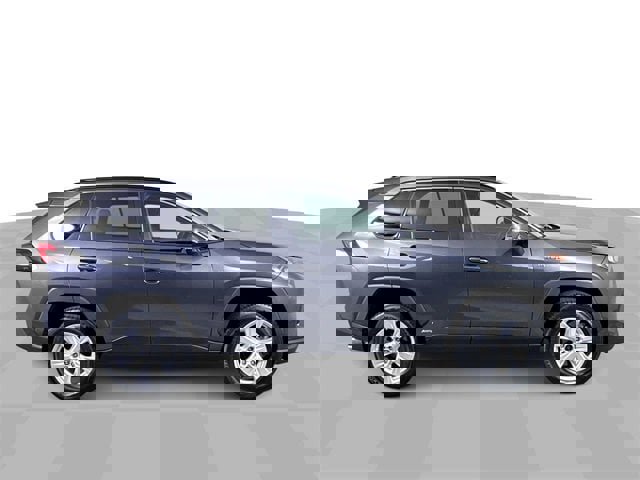 Used 2021 Toyota RAV4 LE image 9