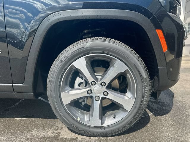 New 2026 Jeep Grand Cherokee Limited w/ Luxury Tech Group II AWD/4WD image 12