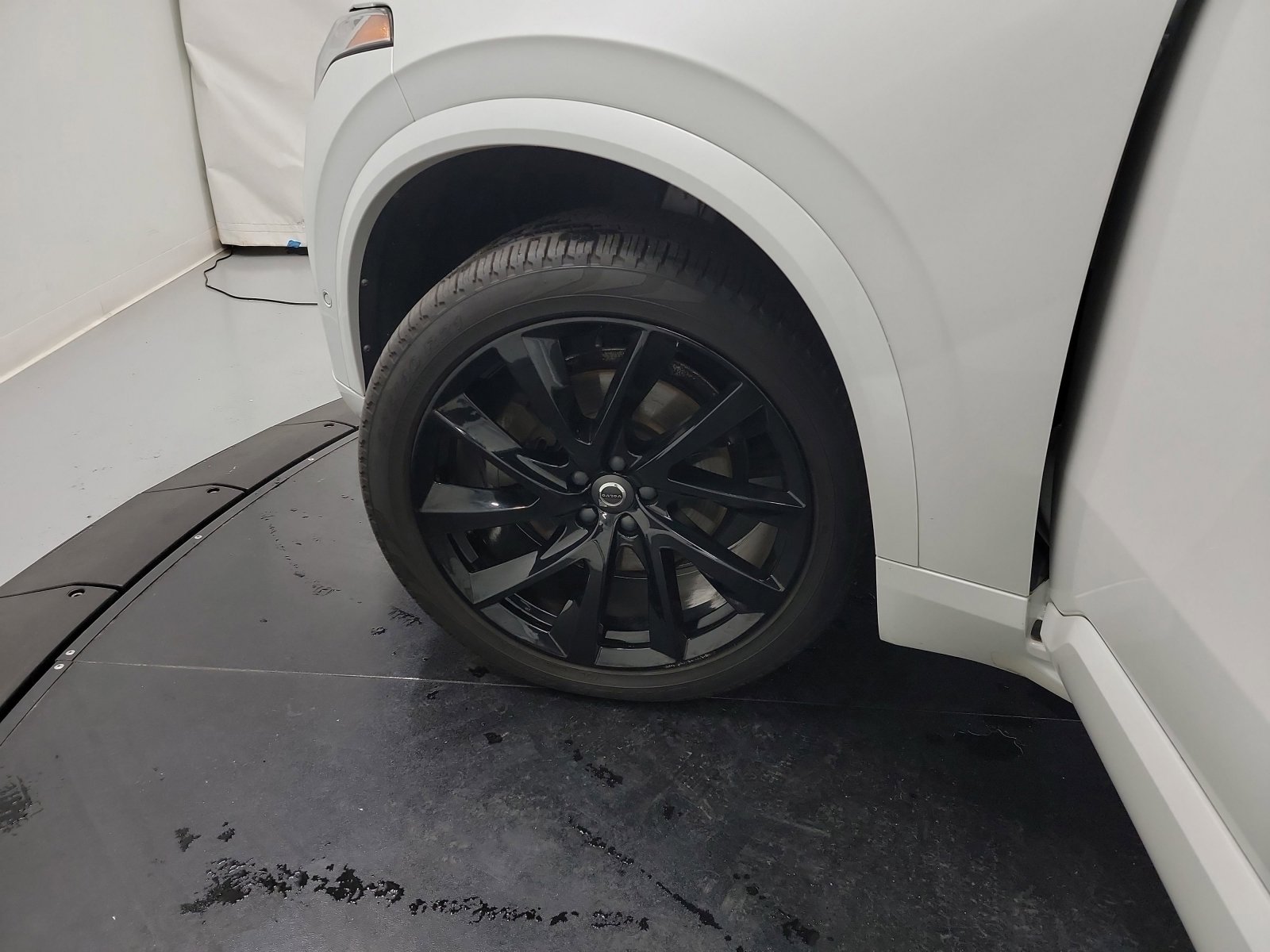 Used 2018 Volvo XC90 T6 Momentum w/ Convenience Package image 30