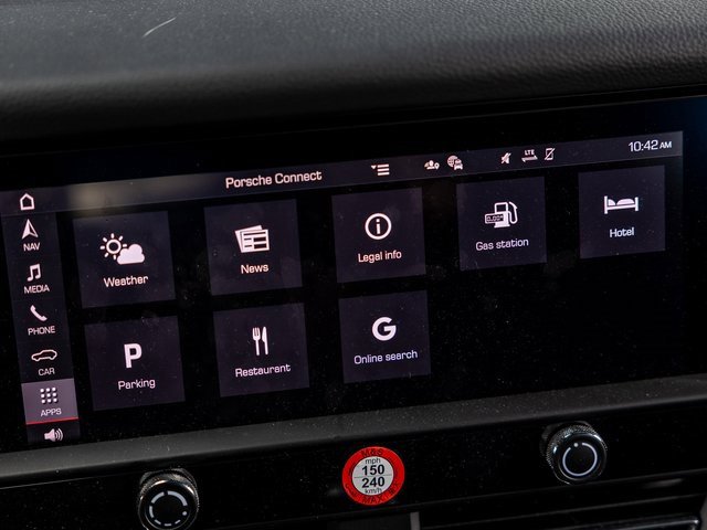 Certified 2025 Porsche Macan image 49