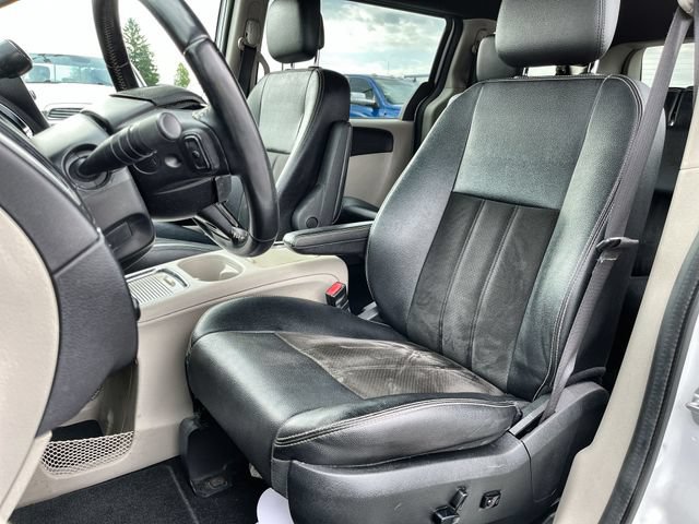 Used 2019 Dodge Grand Caravan SXT FWD image 15
