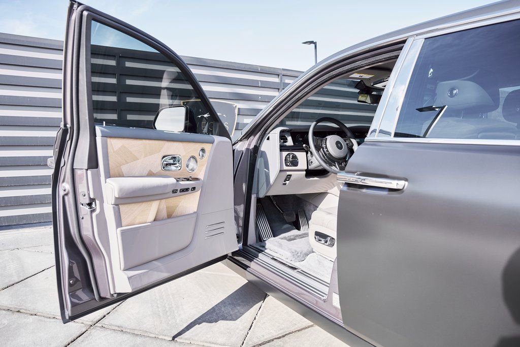Used 2025 Rolls-Royce Phantom Sedan image 35