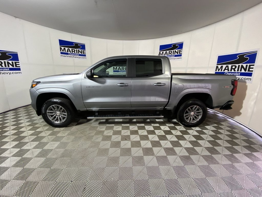 Used 2024 Chevrolet Colorado LT w/ LT Convenience Package III AWD/4WD image 10