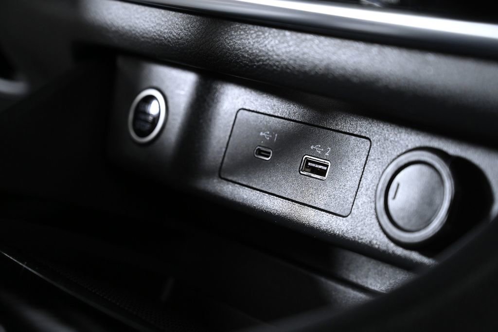 Used 2022 Nissan Rogue SV w/ SV Premium Package image 19