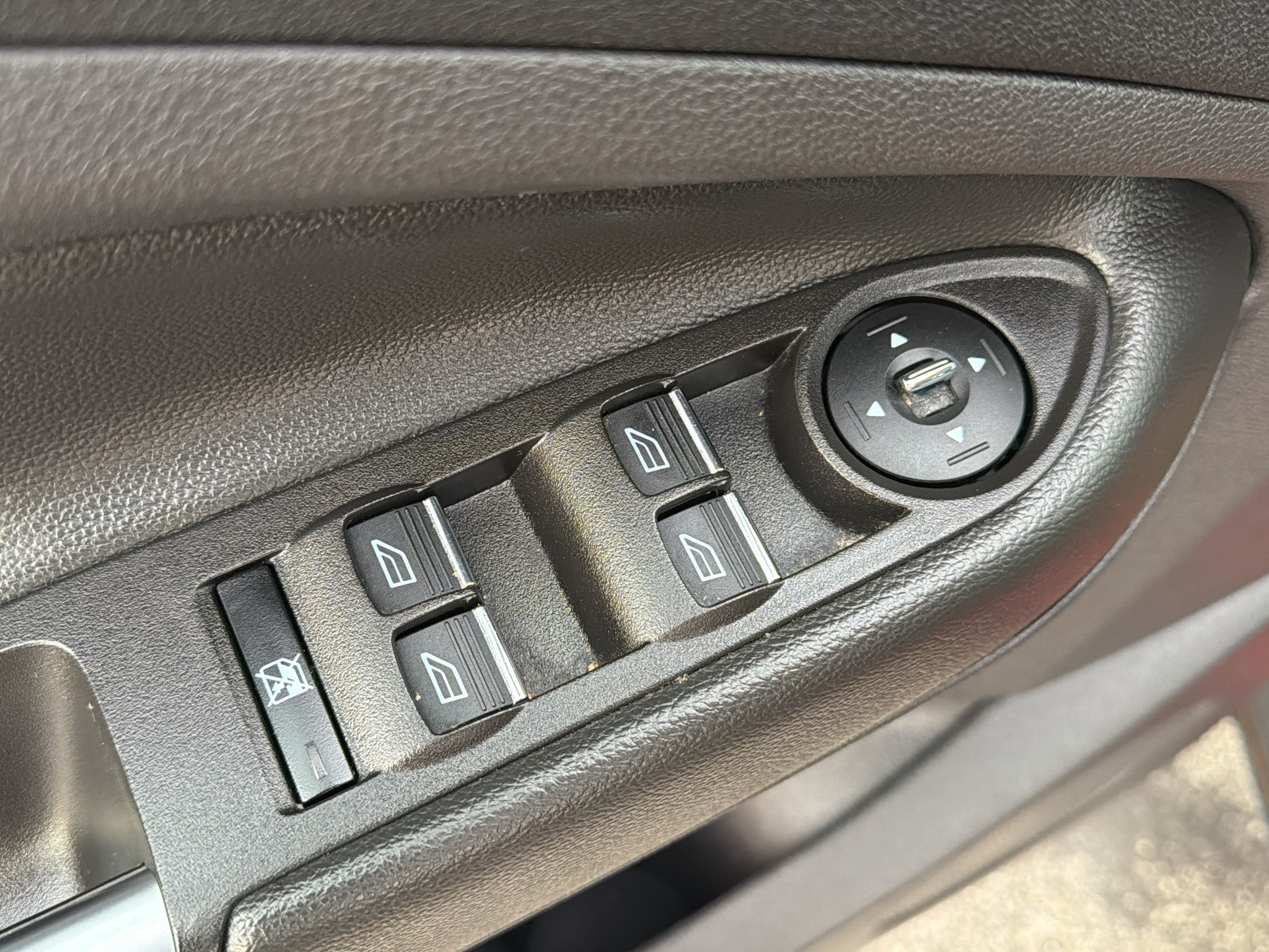 Used 2016 Ford Escape Titanium AWD/4WD image 12
