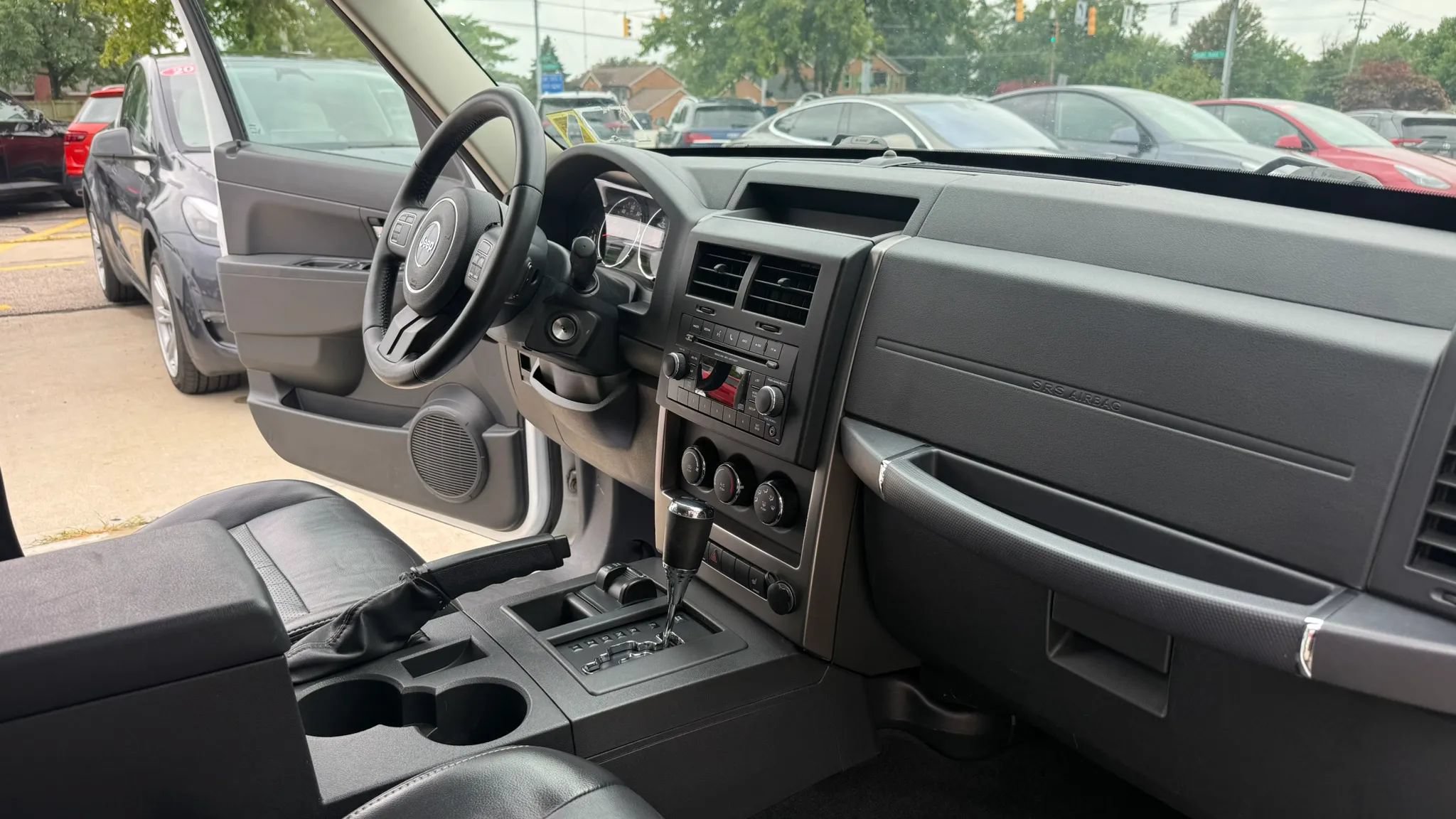 Used 2012 Jeep Liberty Sport AWD/4WD image 13