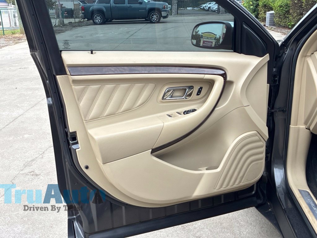 Used 2017 Ford Taurus Limited FWD image 20