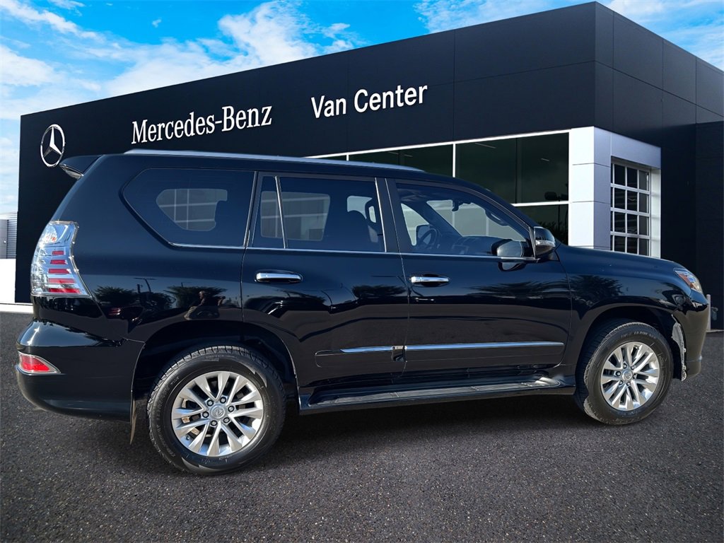 Used 2019 Lexus GX 460 image 3