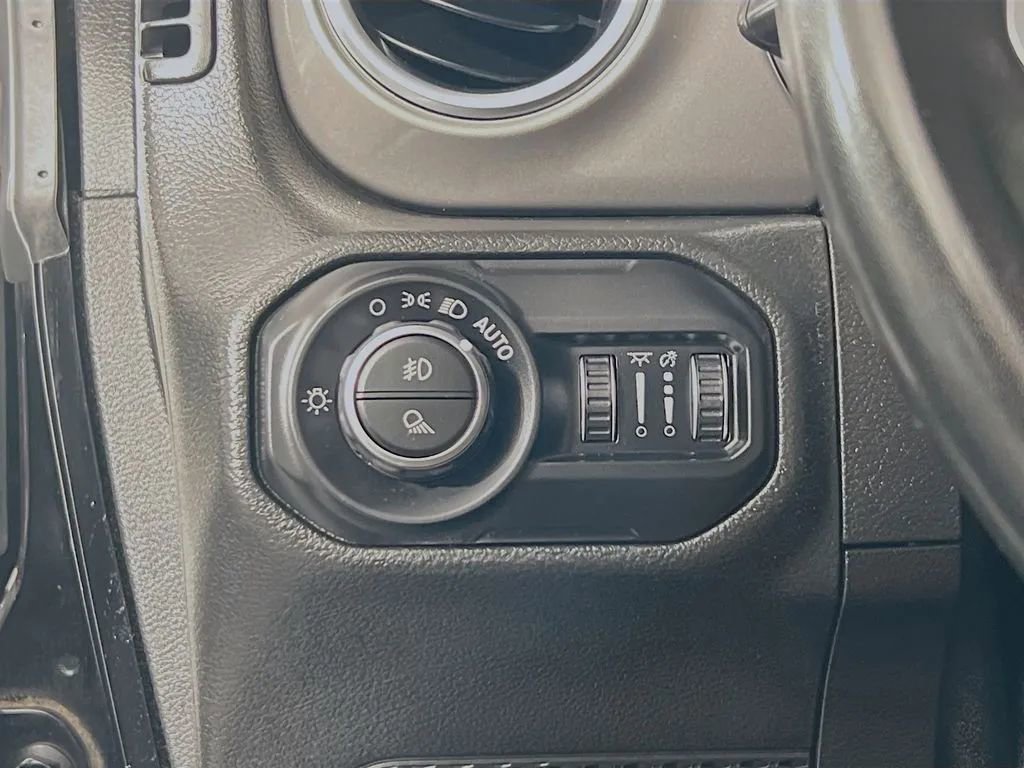 Used 2021 Jeep Gladiator Rubicon w/ Trailer Tow Package image 11