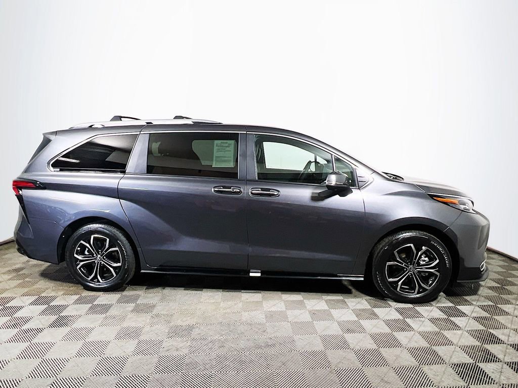 Certified 2025 Toyota Sienna Platinum AWD/4WD image 9