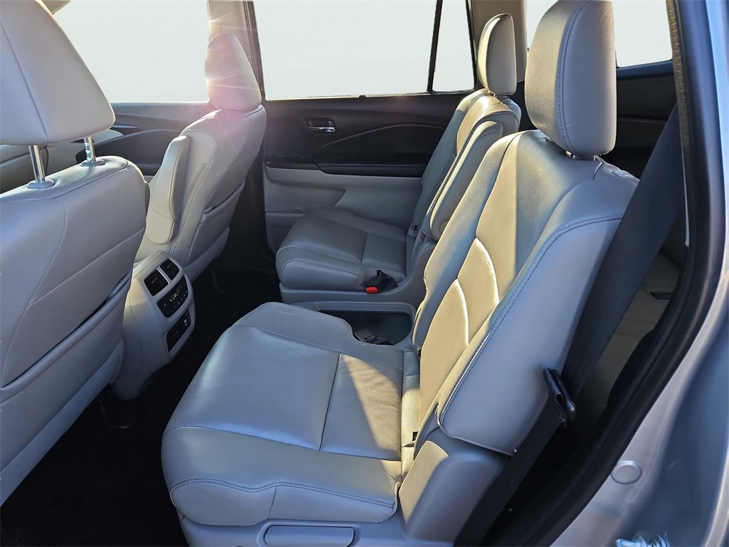 Certified 2022 Honda Pilot Touring image 36