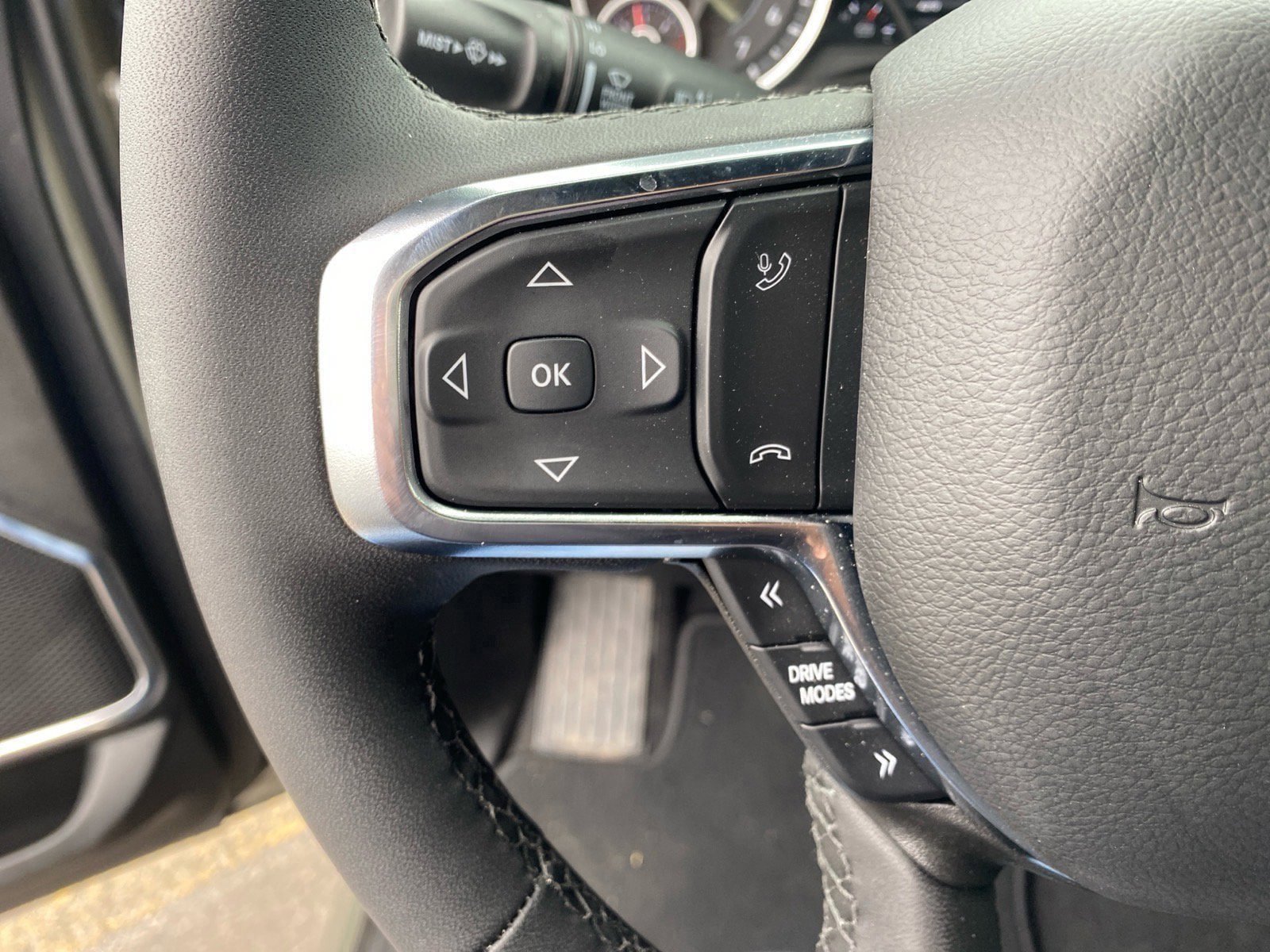 Used 2026 RAM 1500 Laramie AWD/4WD image 17