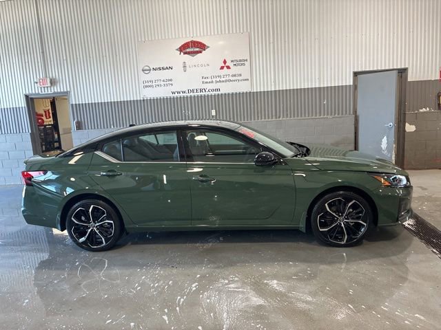New 2026 Nissan Altima 2.5 SR AWD/4WD image 2