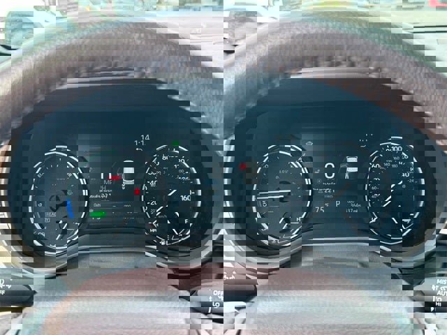 Used 2023 Toyota Sienna Platinum image 18