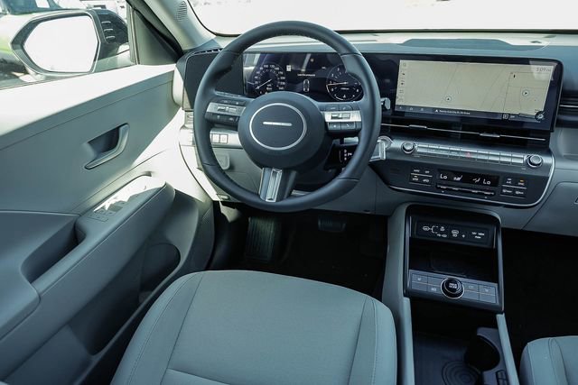 New 2024 Hyundai Kona SEL w/ Convenience Package FWD image 17