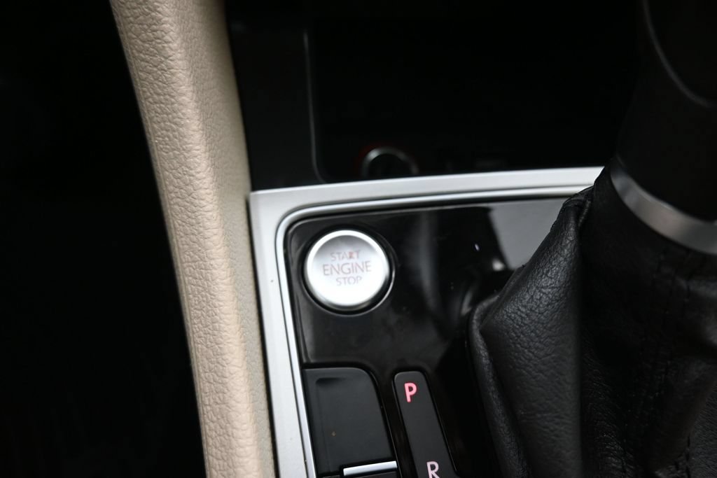 Used 2019 Volkswagen Passat 2.0T Wolfsburg w/ Wheels & Sunroof Package FWD image 25