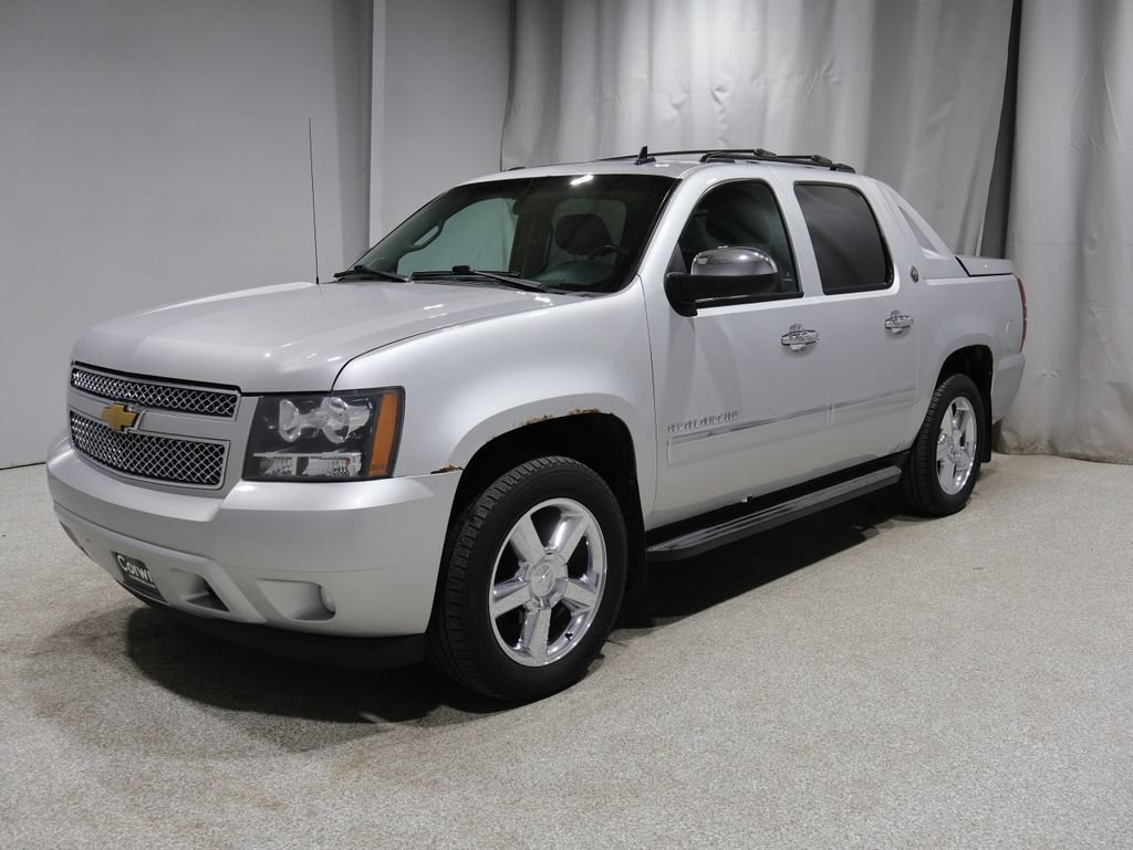 Used 2013 Chevrolet Avalanche LTZ AWD/4WD image 8