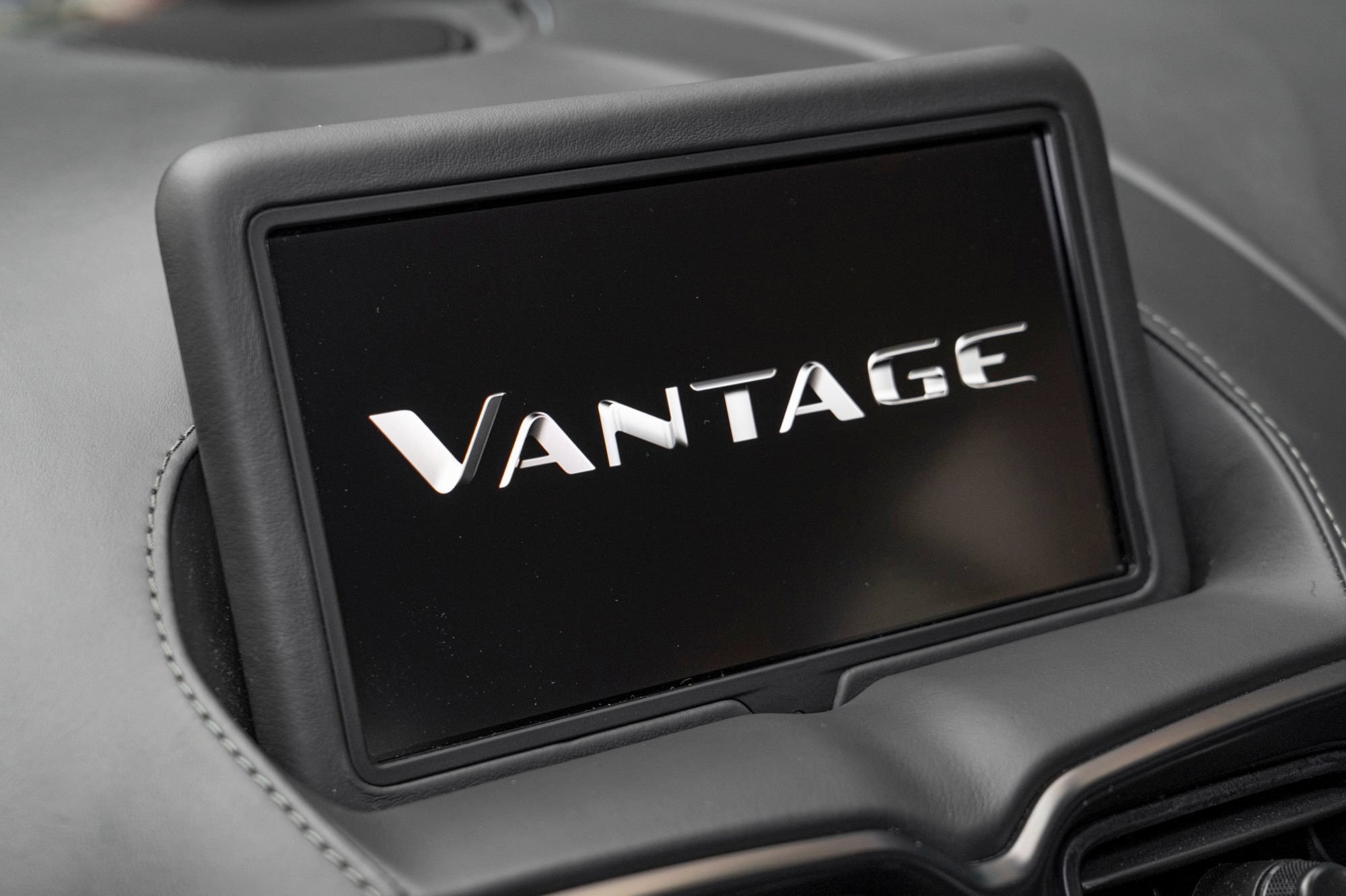 Used 2020 Aston Martin V8 Vantage AMR RWD image 30