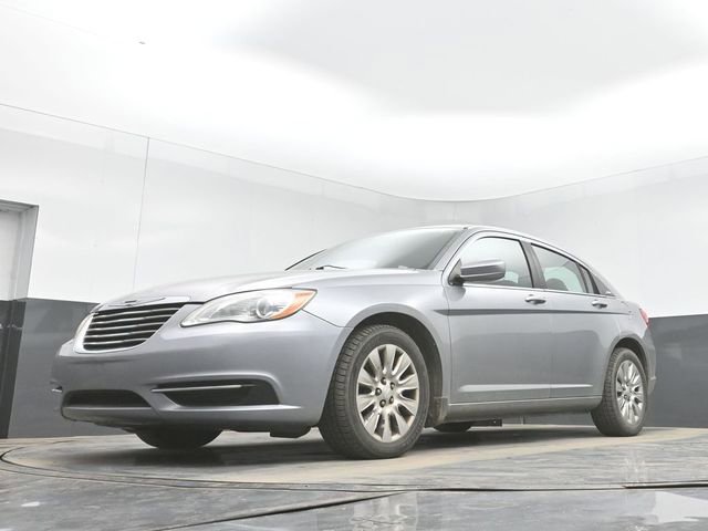 Used 2013 Chrysler 200 LX image 28