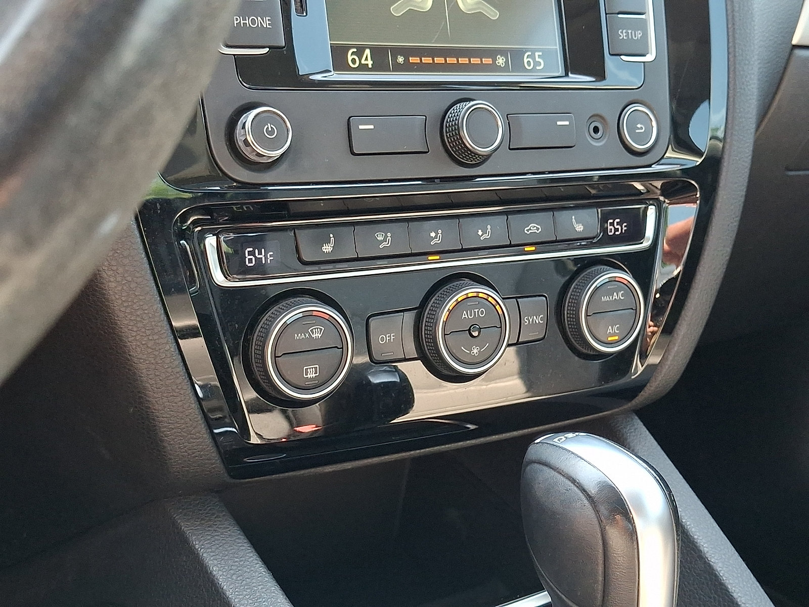 Used 2015 Volkswagen Jetta SEL Premium FWD image 18