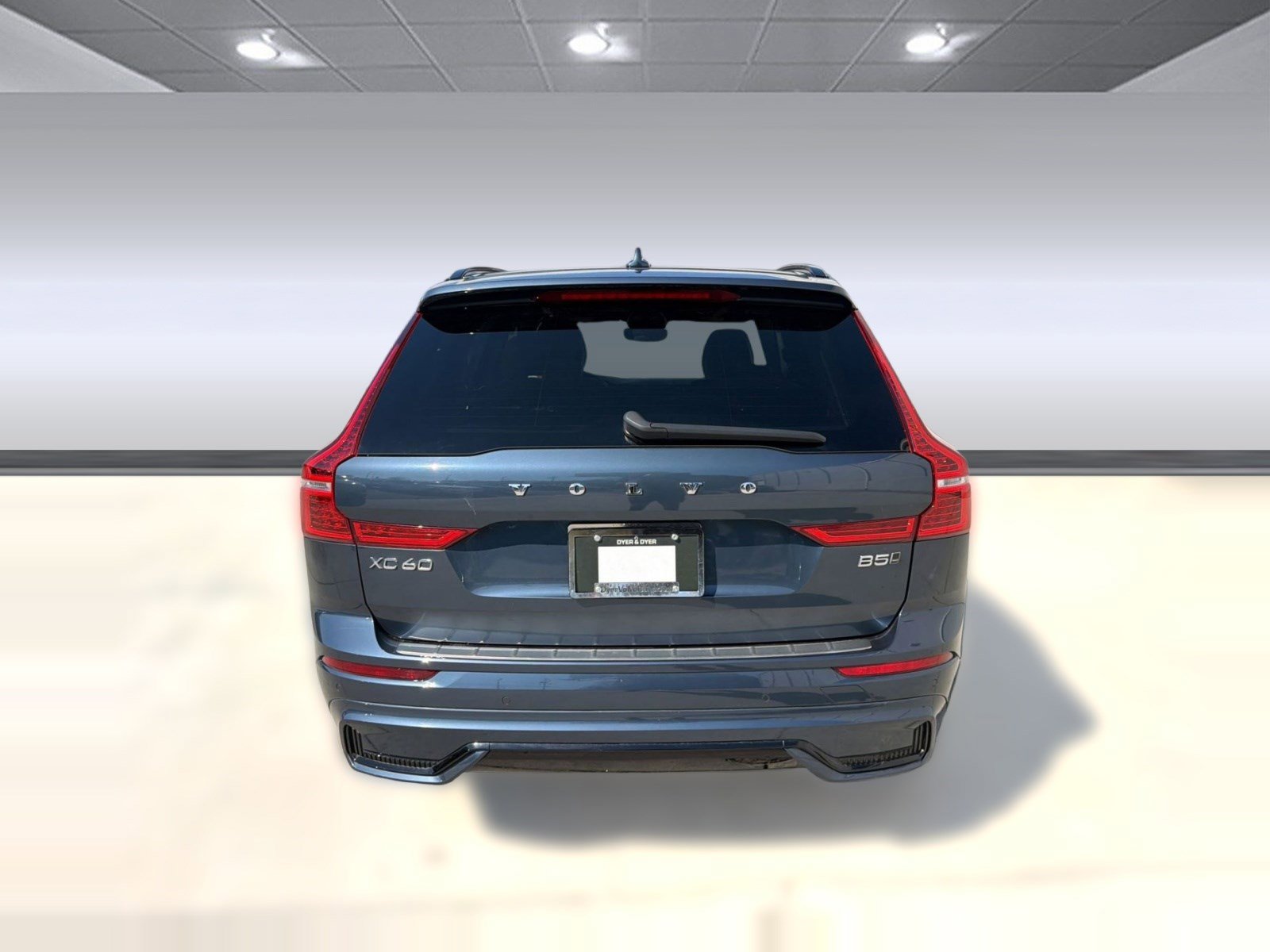 Used 2023 Volvo XC60 B5 Ultimate w/ Climate Package image 10