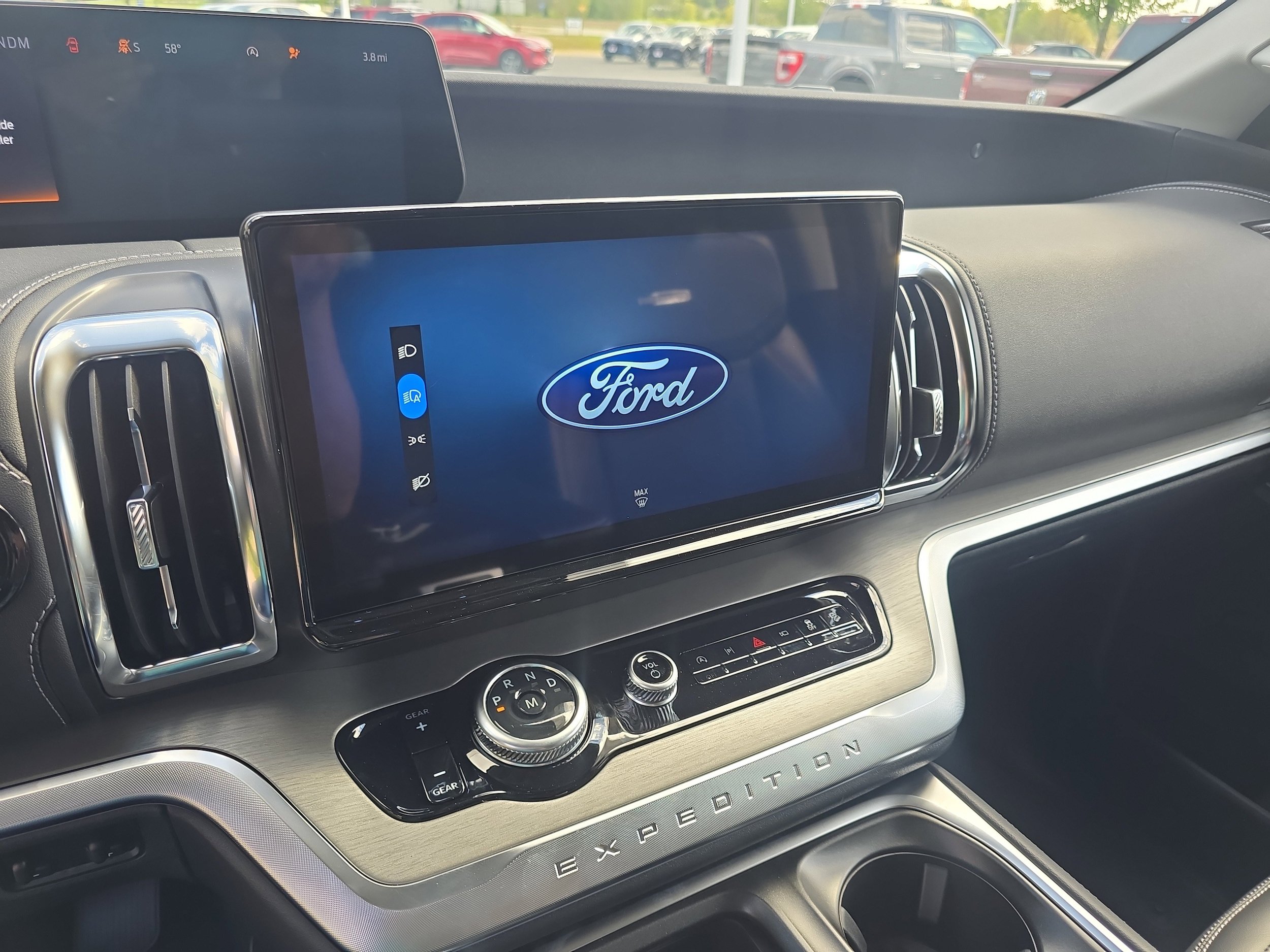 New 2026 Ford Expedition Platinum w/ Driver's Package AWD/4WD image 10