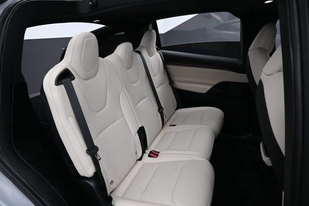 Used 2025 Tesla Model X AWD/4WD image 27