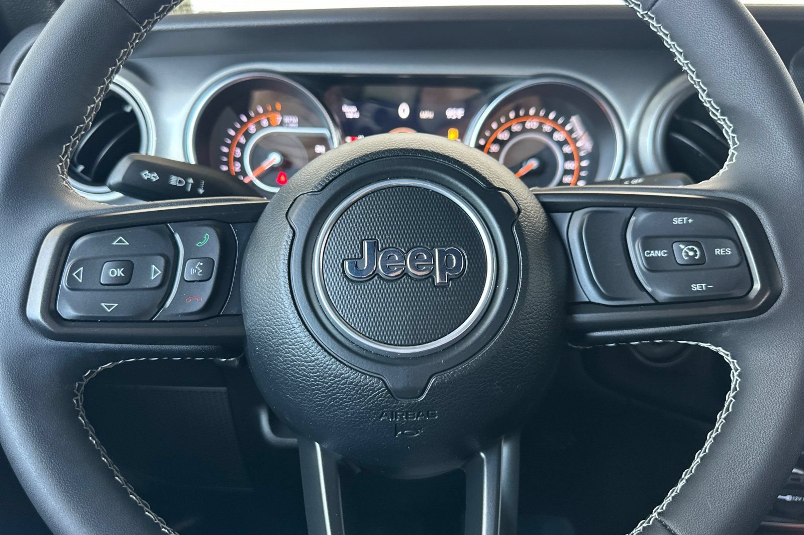 Used 2023 Jeep Gladiator Sport AWD/4WD image 29