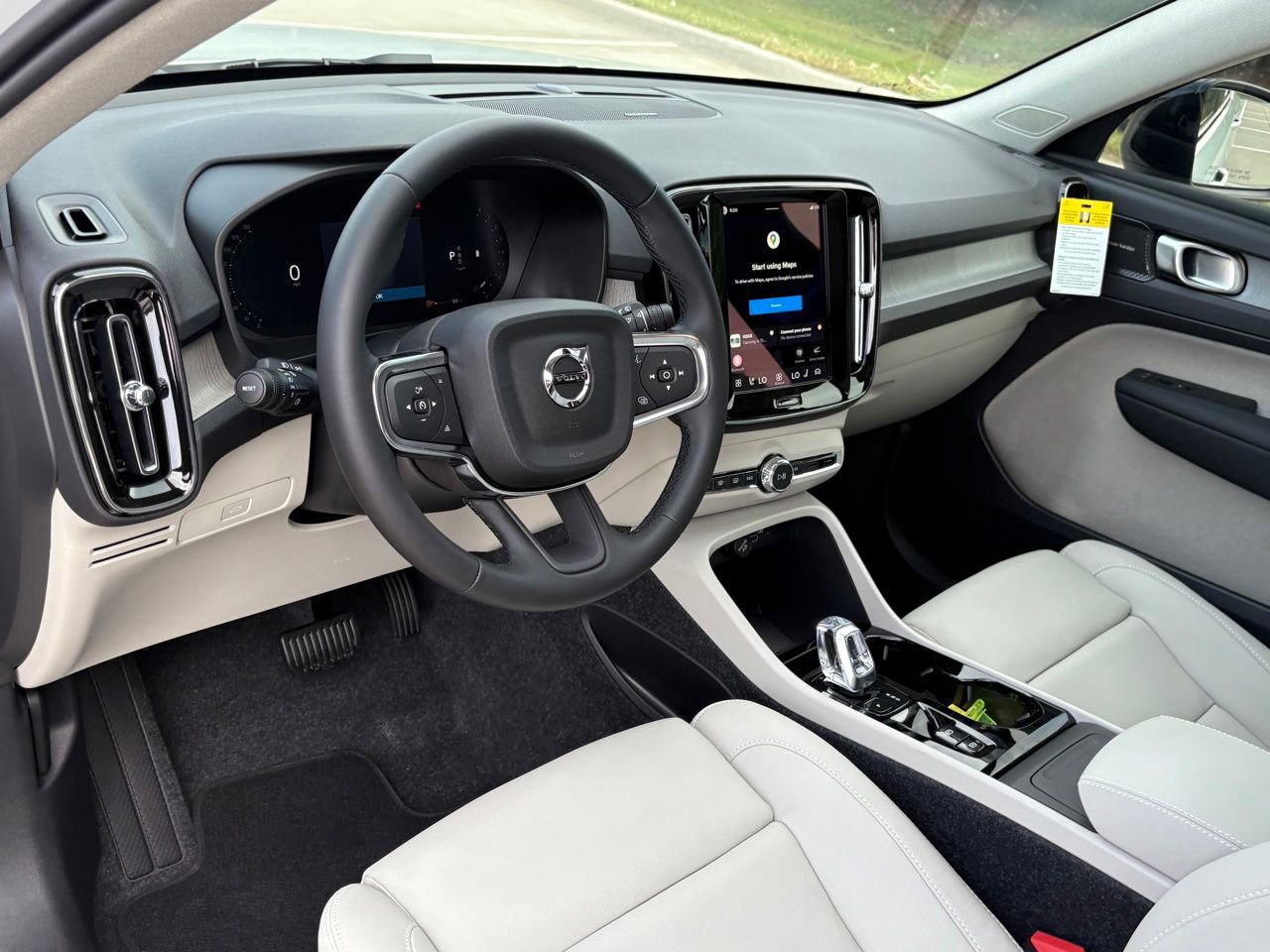 New 2026 Volvo XC40 B4 Plus w/ Protection Package Premier FWD image 11