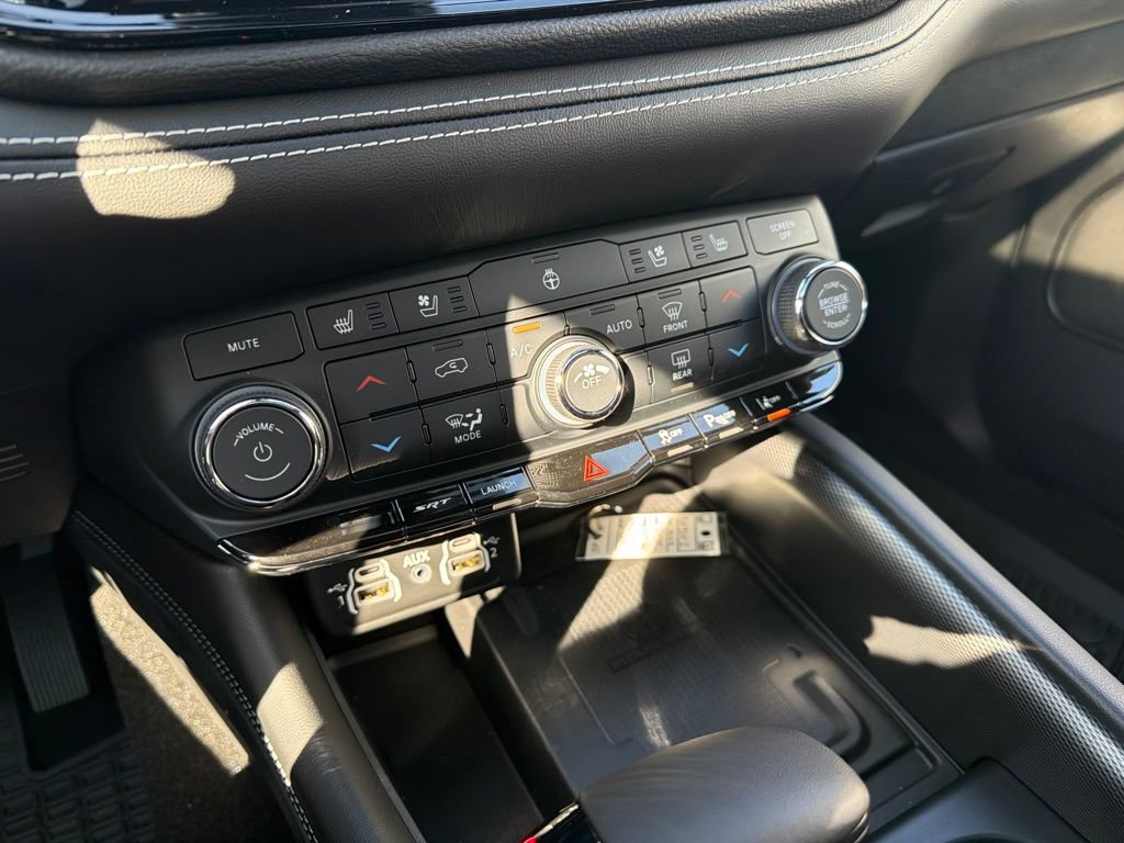 Used 2022 Dodge Durango SRT w/ Technology Group AWD/4WD image 22