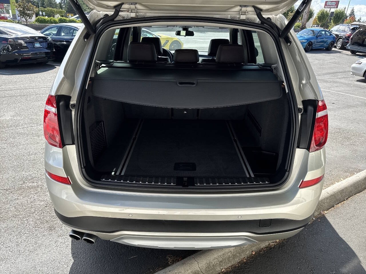 Used 2016 BMW X3 xDrive28i w/ Premium Package AWD/4WD image 5
