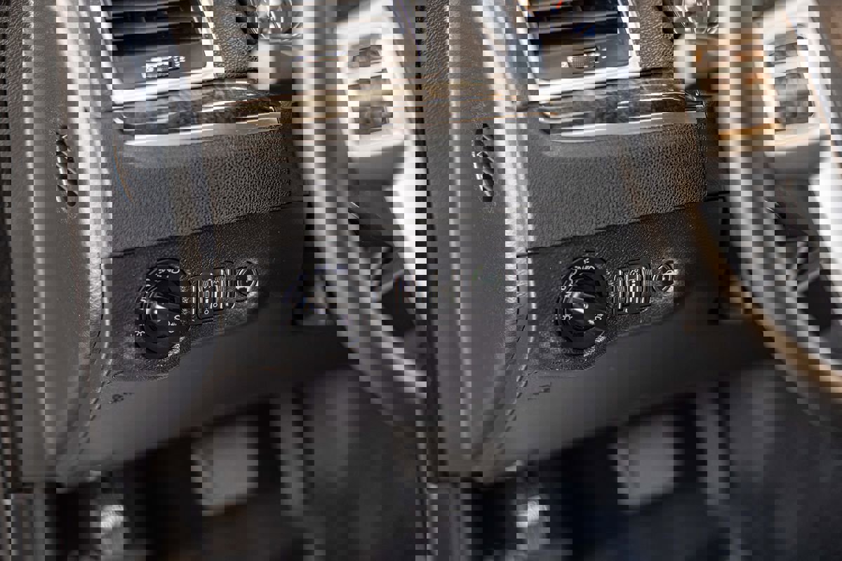 Used 2012 Chrysler 300 C w/ 19-Premium Speaker Group AWD/4WD image 19