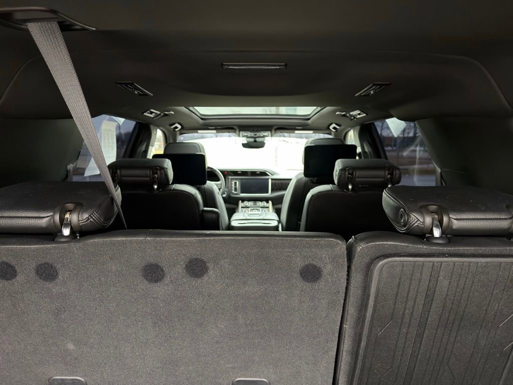 Used 2023 GMC Yukon XL Denali w/ Denali Reserve Package image 39