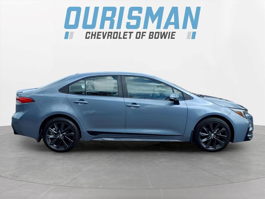Used 2023 Toyota Corolla SE FWD image 2