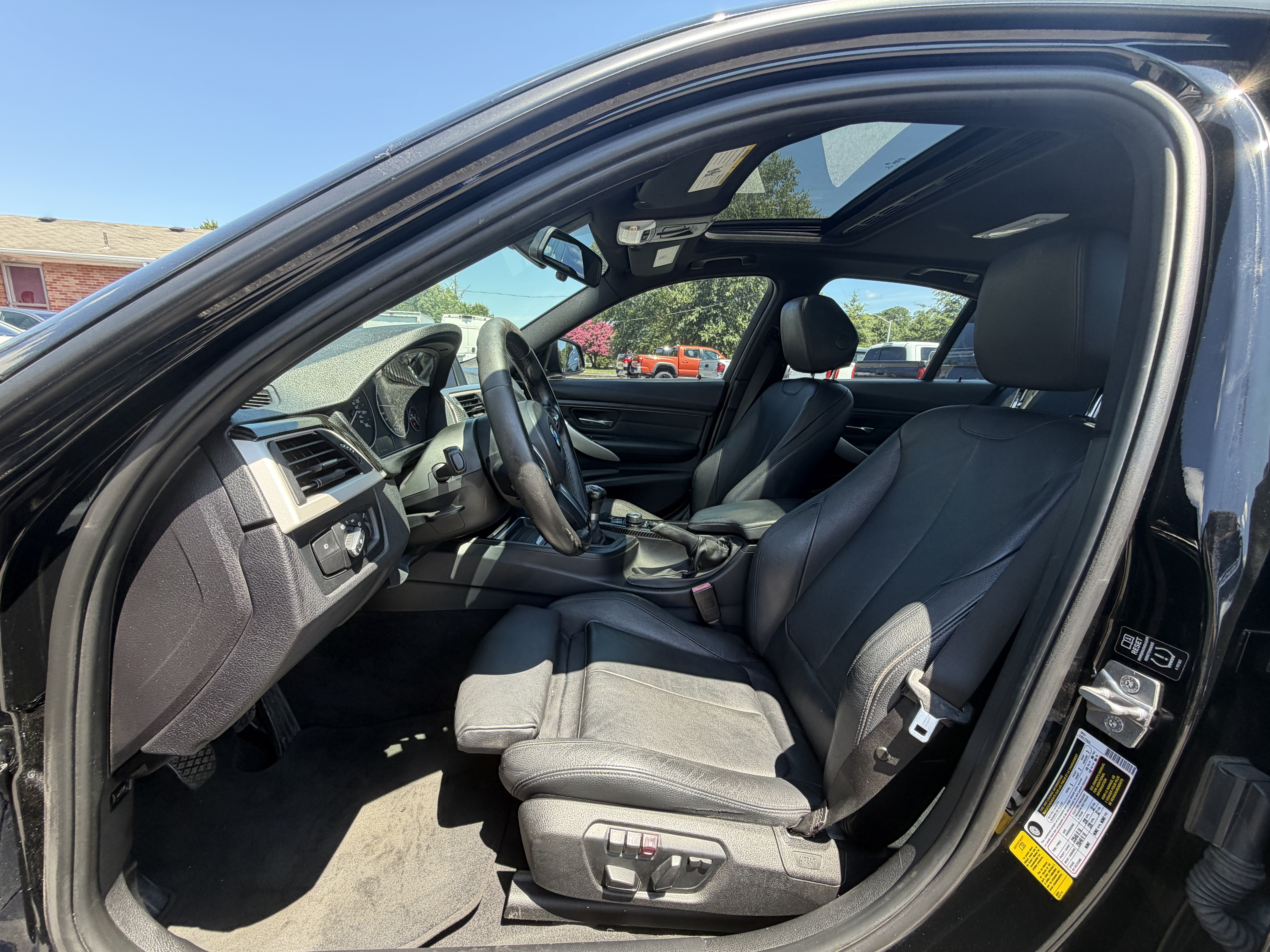 Used 2014 BMW 320i Sedan RWD image 11